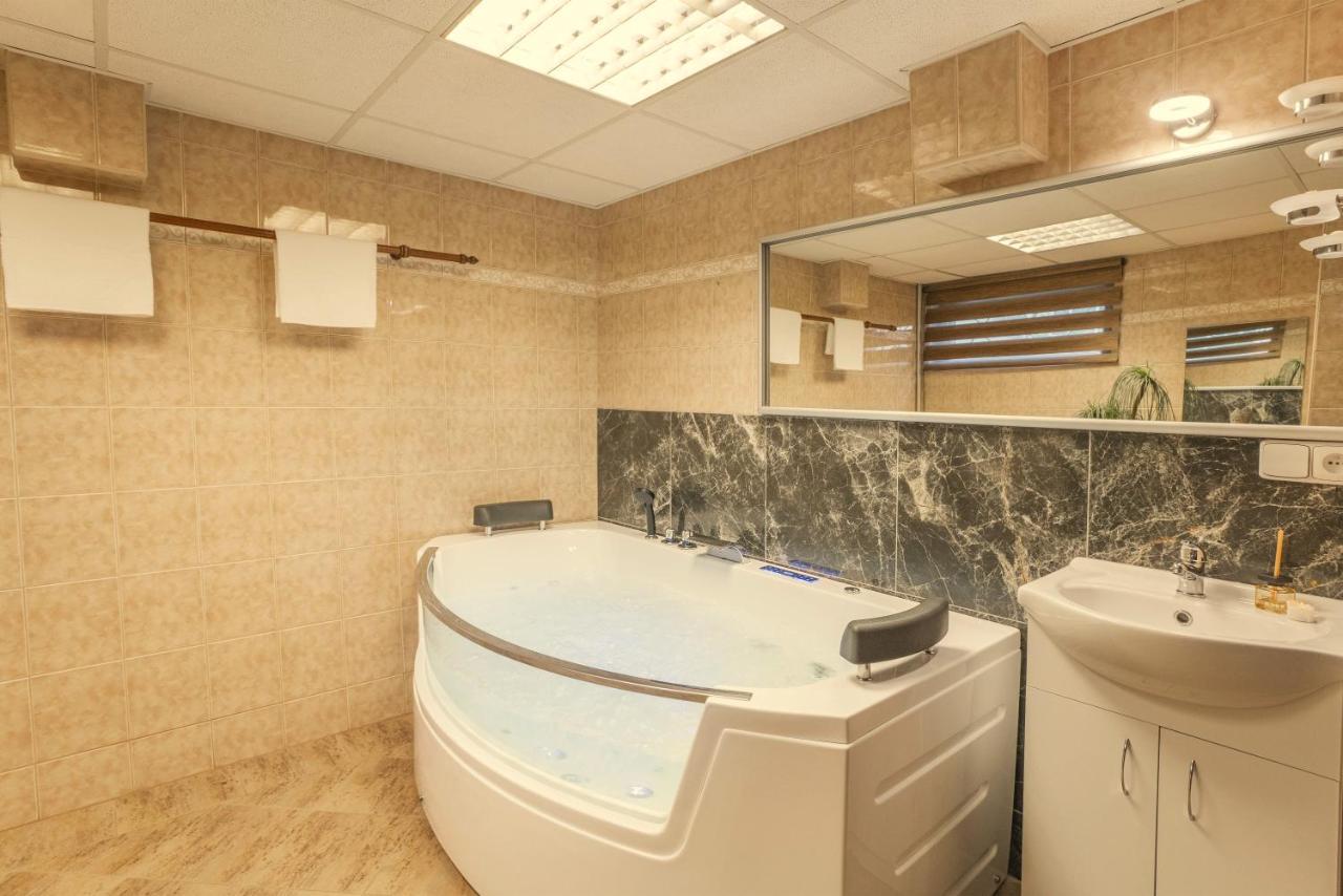 Wellness Studio! Finnish Sauna, Whirlpool, Gym & More! Apartament